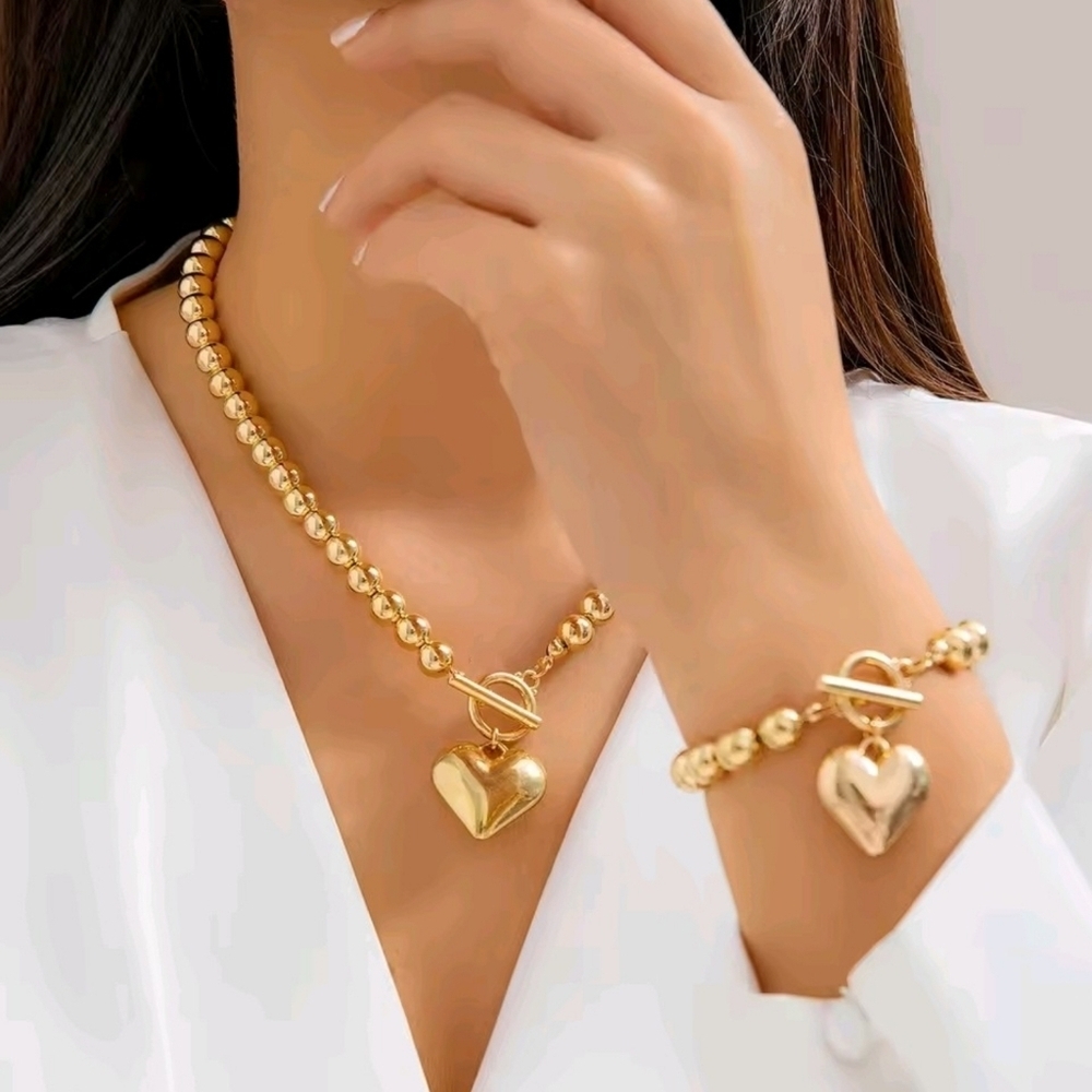 Elegant Gold Heart Pendant Necklace
